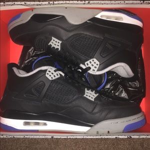 Jordan 4s
